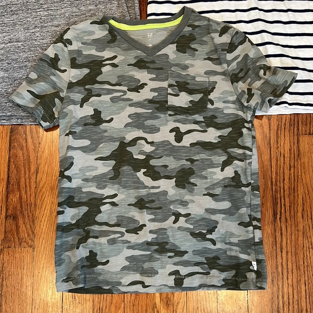 Lot of 3 GAP Boy's Short Sleeve Tees EUC